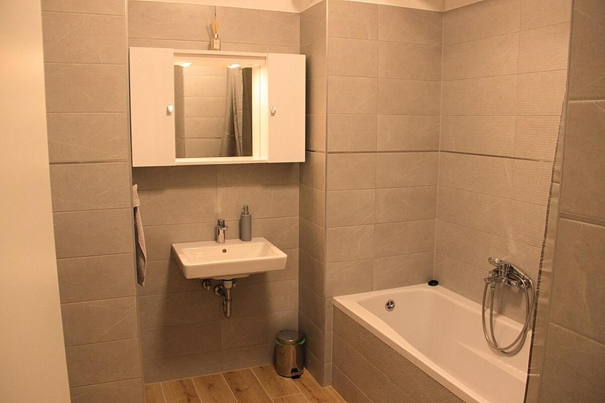 Apartman Quiet Flat Near Downtown, With Free Garage Budapest